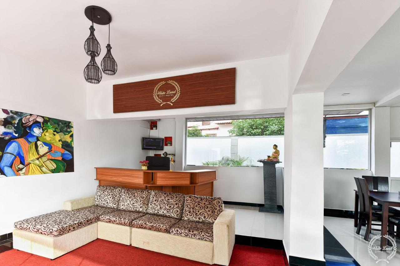 White Land City Hotel Dambulla Esterno foto