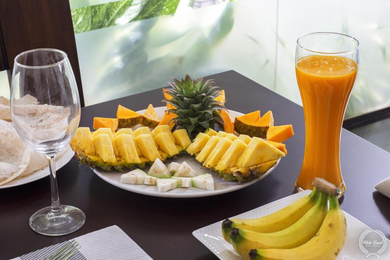 White Land City Hotel Dambulla Esterno foto