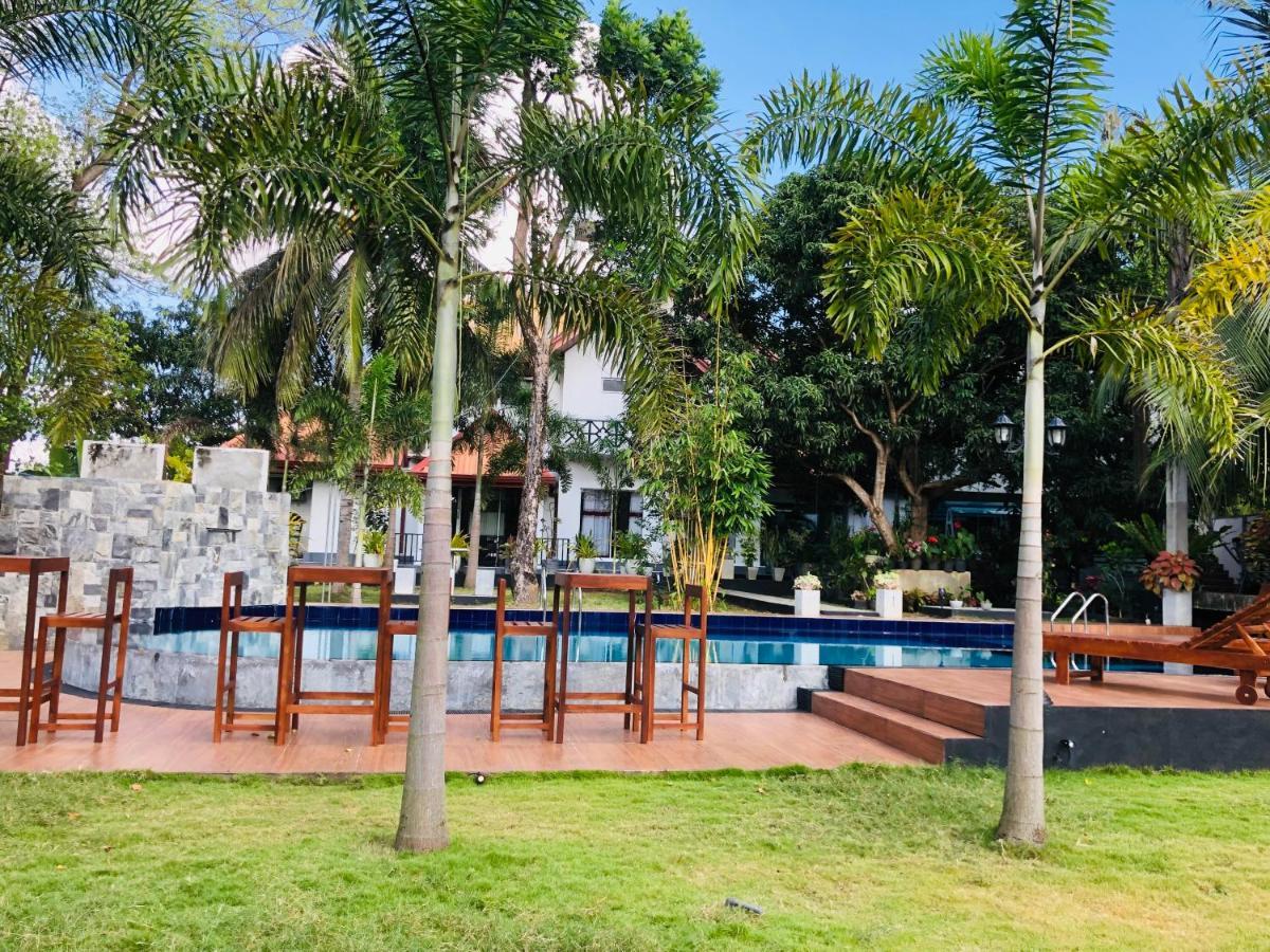 White Land City Hotel Dambulla Esterno foto
