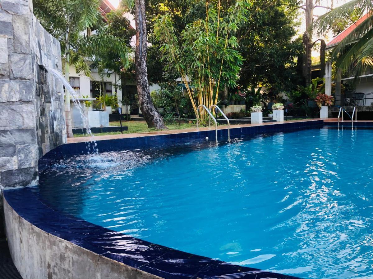 White Land City Hotel Dambulla Esterno foto