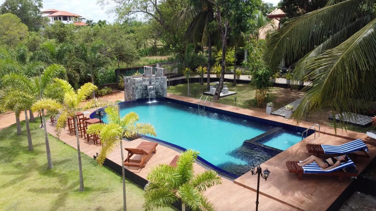 White Land City Hotel Dambulla Esterno foto