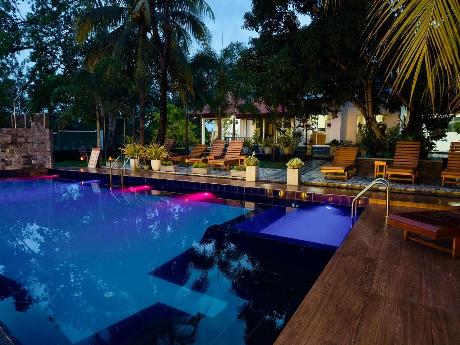 White Land City Hotel Dambulla Esterno foto
