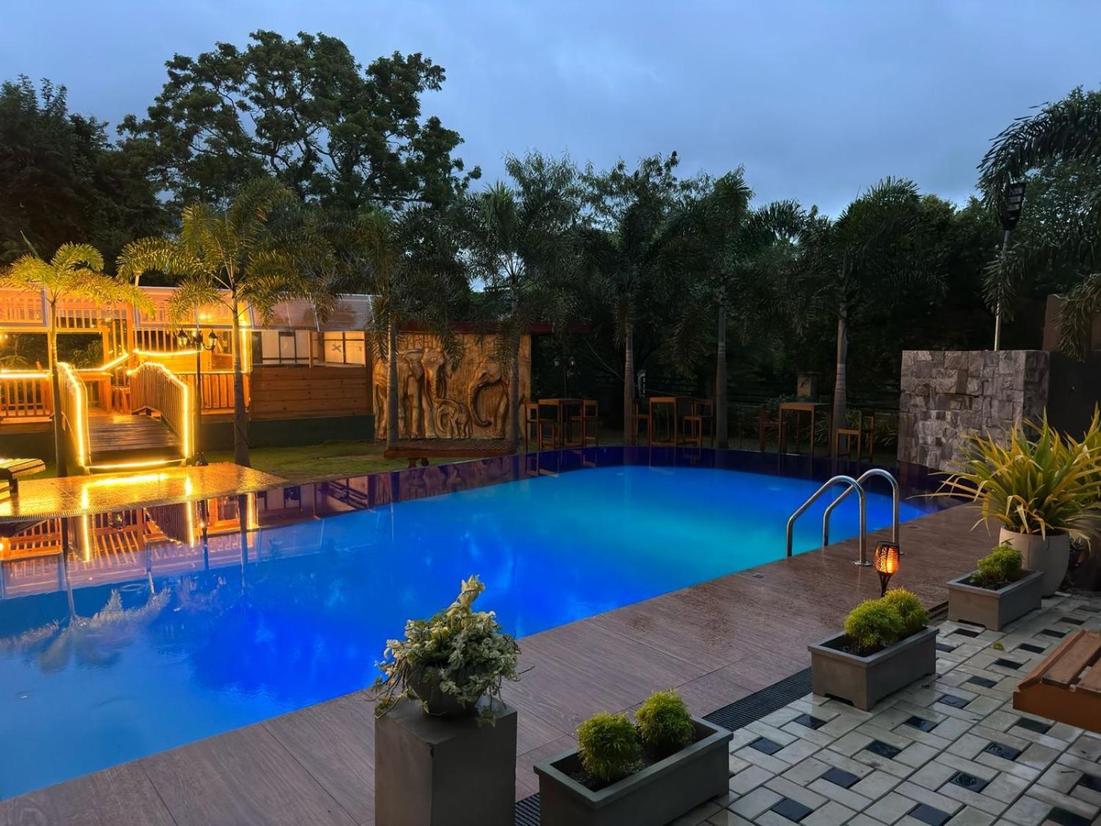 White Land City Hotel Dambulla Esterno foto