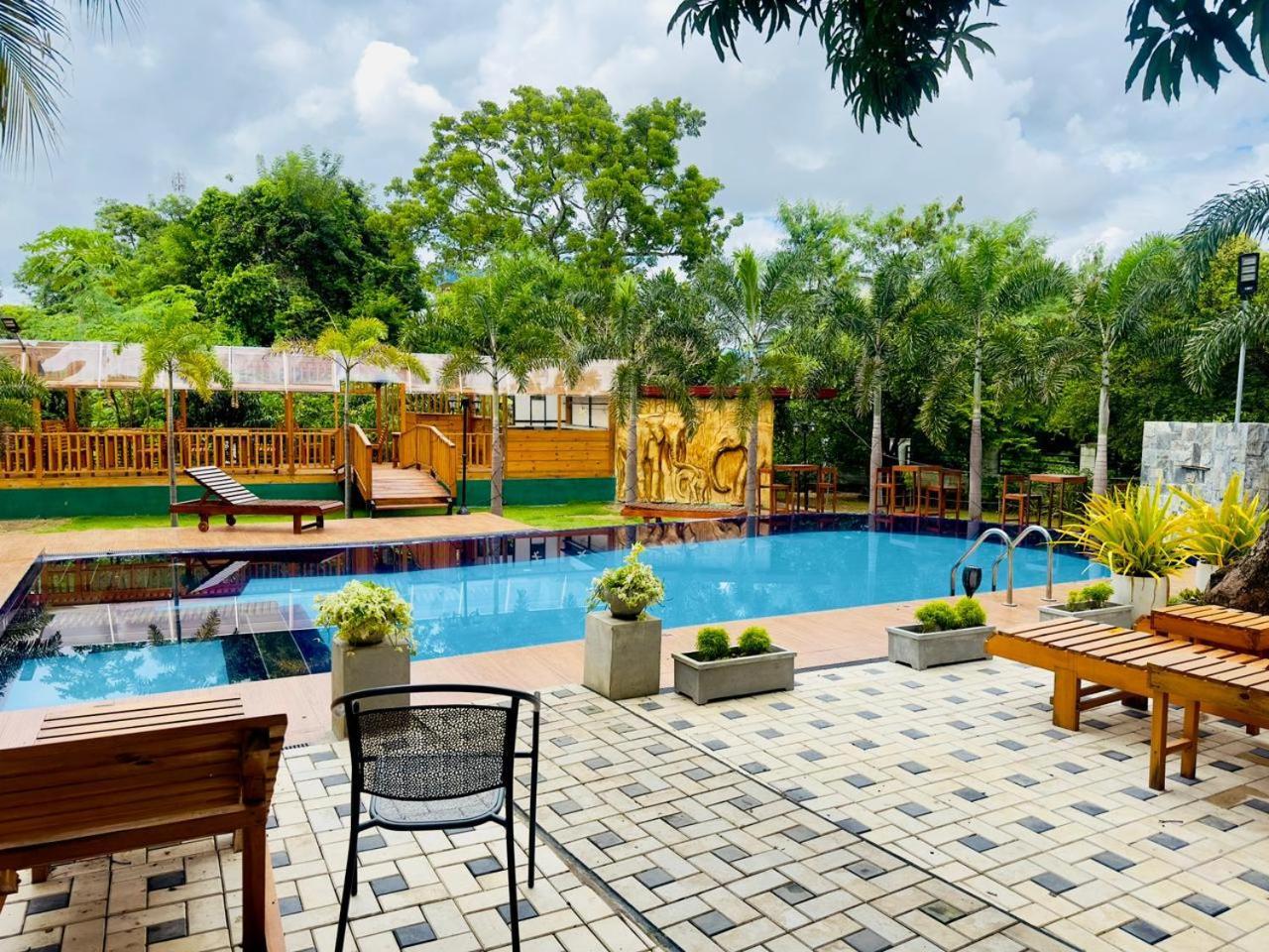 White Land City Hotel Dambulla Esterno foto