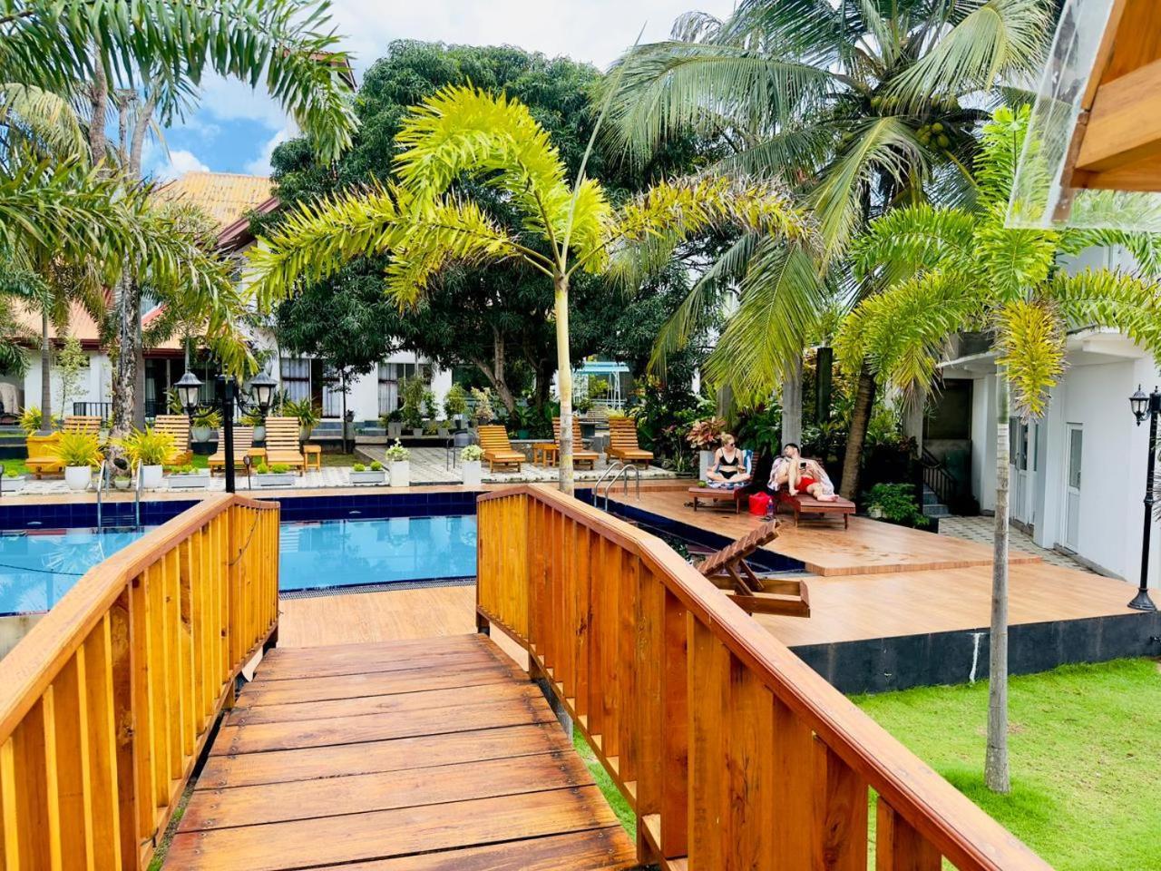 White Land City Hotel Dambulla Esterno foto