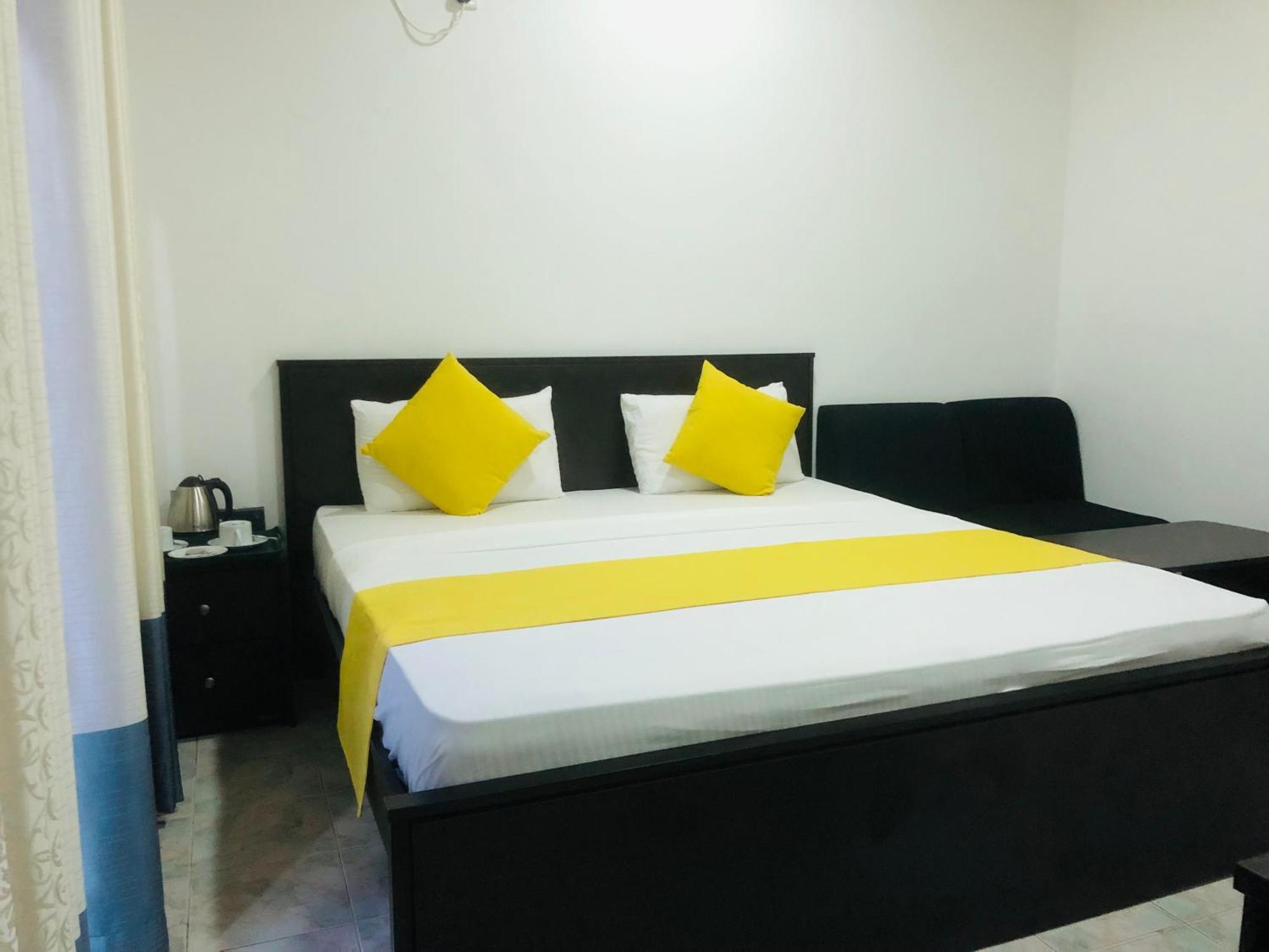 White Land City Hotel Dambulla Esterno foto