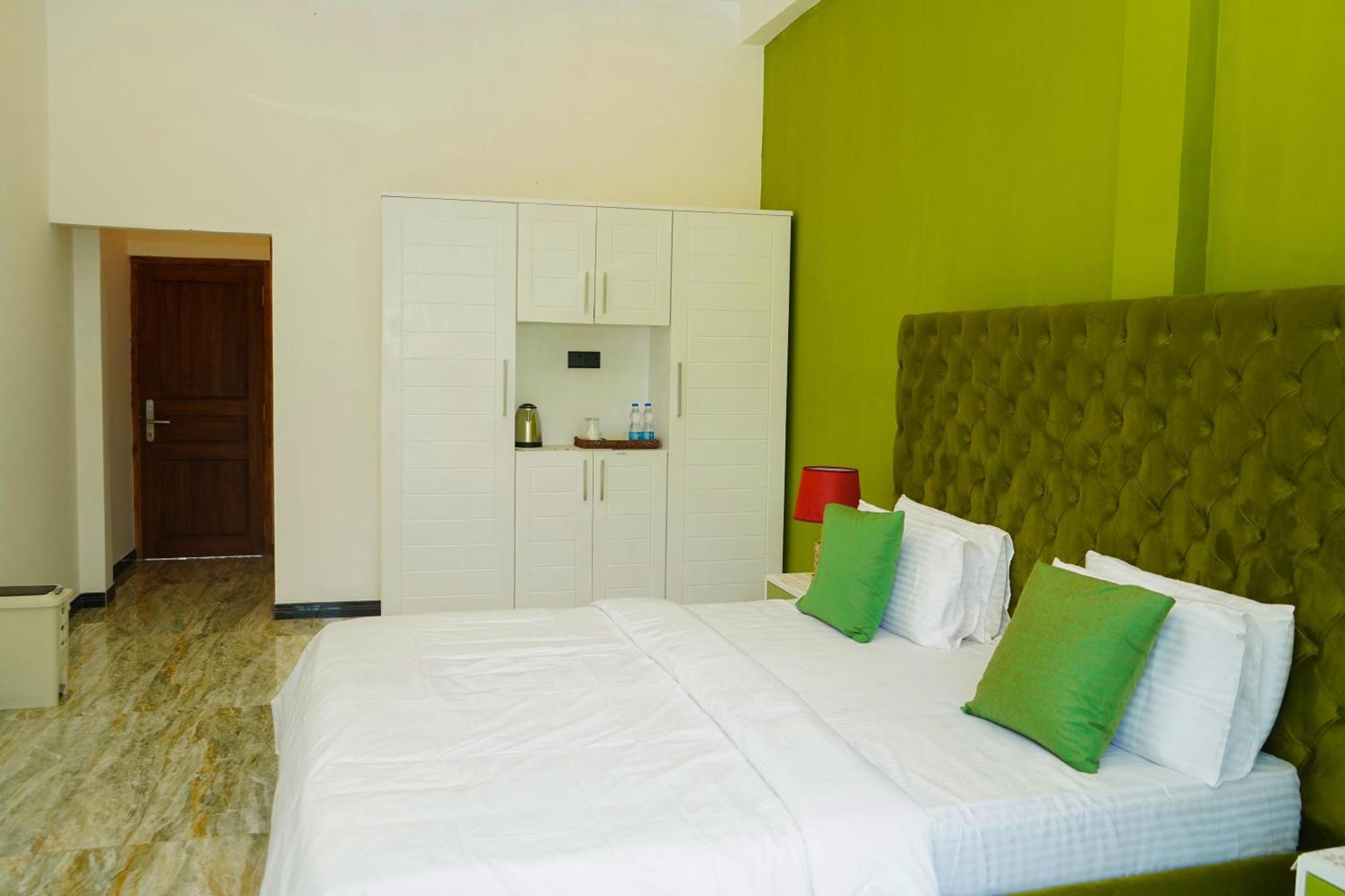 White Land City Hotel Dambulla Esterno foto